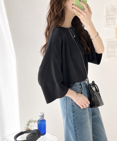 classicalelf(クラシカルエルフ)の「艶感素材でゆったりな着心地。オーバーサイズ ダンボールビッグTシャツ(Tシャツ/カットソー・レディース・杢グレー/ブルー/ベージュ/ブラック/ホワイト・SMALL/MEDIUM/LARGE/X-LARGE)」の16枚目の写真