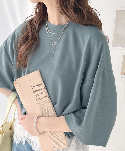 classicalelf(クラシカルエルフ)の「艶感素材でゆったりな着心地。オーバーサイズ ダンボールビッグTシャツ(Tシャツ/カットソー・レディース・杢グレー/ブルー/ベージュ/ブラック/ホワイト・SMALL/MEDIUM/LARGE/X-LARGE)」の20枚目の写真