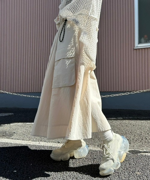 Candy Stripper（キャンディストリッパー）の「NYLON GATHER JUMPER スカート（ジャンパースカート・レディース・ブラック/カーキ/アイボリー・2）」の15枚目の写真