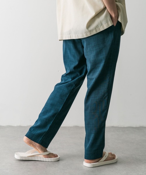 URBAN RESEARCH DOORS（アーバンリサーチドアーズ）の「『吸水速乾/イージーケア』リネンライクイージーパンツ（その他パンツ・メンズ・チャコールグレー/オフホワイト/ブラック/インディゴブルー/グリーン系その他・SMALL/LARGE/MEDIUM）」の13枚目の写真