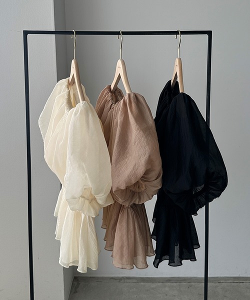 Louere（ルエレ）の「オフショルボリュームシアーブラウス[高身長サイズMT/低身長サイズS有り]（シャツ/ブラウス・レディース・ブラック/アイボリー/モカ・X-LARGE/LARGE/MEDIUM/SMALL/MT）」の15枚目の写真