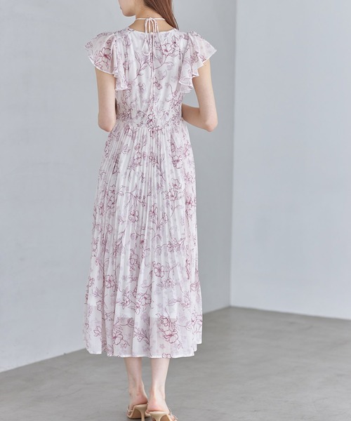 tocco closet（トッコ　クローゼット）の「パール付きネックリボン水彩ラインフラワープリーツワンピース（ワンピース・レディース・ブルー/ピンク/ブラック・M）」の21枚目の写真