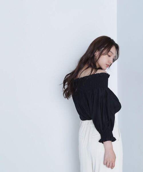 NATURAL BEAUTY BASIC(ナチュラルビューティーベーシック)の「◇シャーリングオフショルブラウス(シャツ/ブラウス・レディース・ブラック/ピンク/ブラウン・SMALL/MEDIUM)」の8枚目の写真