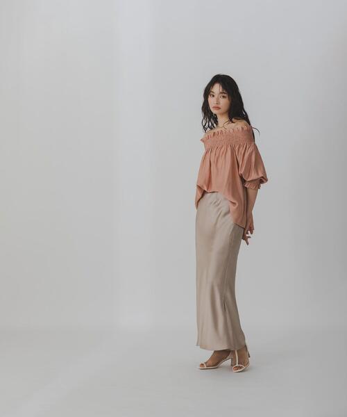 NATURAL BEAUTY BASIC(ナチュラルビューティーベーシック)の「◇シャーリングオフショルブラウス(シャツ/ブラウス・レディース・ブラック/ピンク/ブラウン・SMALL/MEDIUM)」の22枚目の写真