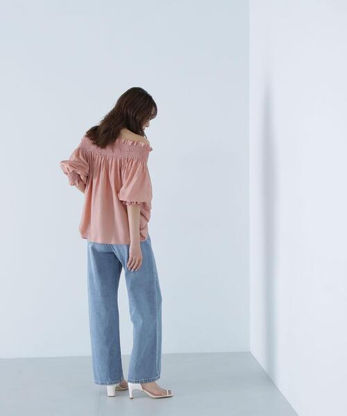 NATURAL BEAUTY BASIC(ナチュラルビューティーベーシック)の「◇シャーリングオフショルブラウス(シャツ/ブラウス・レディース・ブラック/ピンク/ブラウン・SMALL/MEDIUM)」の18枚目の写真