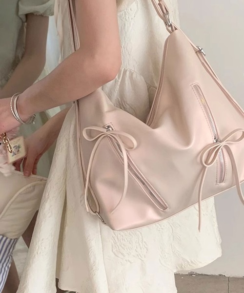 Dita Muaj.（ディータムアージュ）の「【リュックにもなる3WAY】リボンファスナーショルダーBAG（ショルダーバッグ・レディース・アイボリー/ピンク/シルバー/ブラック・FREE）」の4枚目の写真