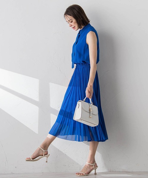 DVF ブルー青 シルクシフォンふんわりワンピース Party ビジュー DVF ブルー青 シルクシフォンふんわりワンピース Party ビジュー
