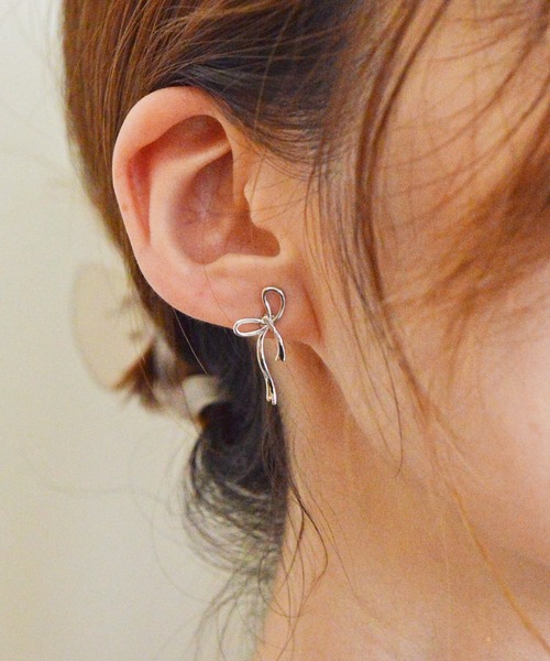 styiro（スタイロ）の「ニッケルフリー メタルリボンピアス（ピアス（両耳用）・レディース・シルバー系2/シルバー/ゴールド/ゴールド系2・FREE）」の9枚目の写真