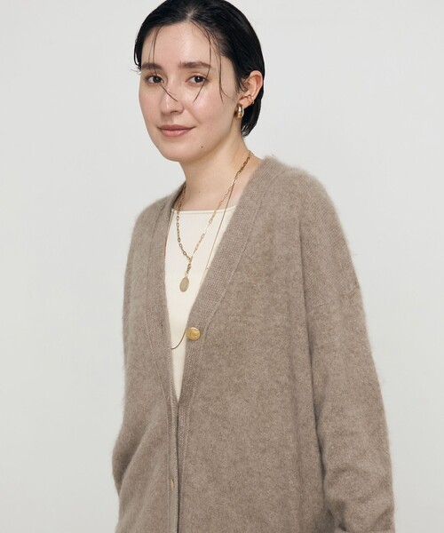 Laraaji（ララージ）の「カシミヤファー加工Vネックカーディガン