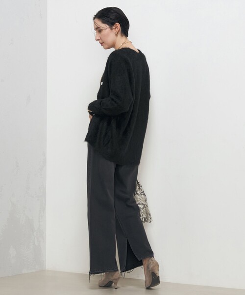 Laraaji(ララージ)の「カシミヤファー加工Vネックカーディガン(カーディガン/ボレロ・レディース・ブラウン/ブラック・38)」の14枚目の写真
