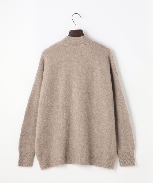 Laraaji（ララージ）の「カシミヤファー加工Vネックカーディガン