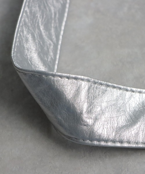 antiqua（アンティカ）の「シルバートートバッグ（ショルダーバッグ・レディース・シルバー・FREE）」の19枚目の写真