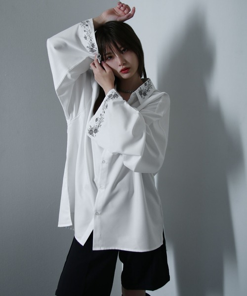 NILWAY（ニルウェイ）の「花柄 デザイン フレアスリーブフラワー刺繍 長袖シャツ（シャツ/ブラウス・メンズ・ブラック/チャコール/ホワイト/ライトグレー/ネイビー・MEDIUM/LARGE）」の19枚目の写真