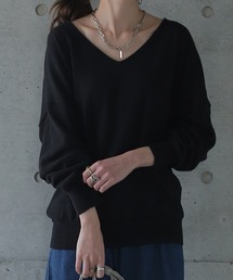 素肌Vネックニット