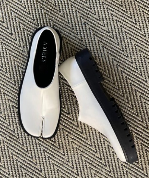 【完売品】AMELY エメリー 足袋 ローヒール パンプス ローファー ブラック AMELY（エミリー）の「足袋ローヒールパンプス（パンプス）」 - WEAR