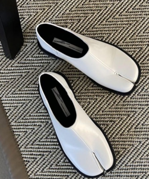 【完売品】AMELY エメリー 足袋 ローヒール パンプス ローファー ブラック AMELY 足袋ローヒールパンプス ローファー ブラック 23cm - メルカリ