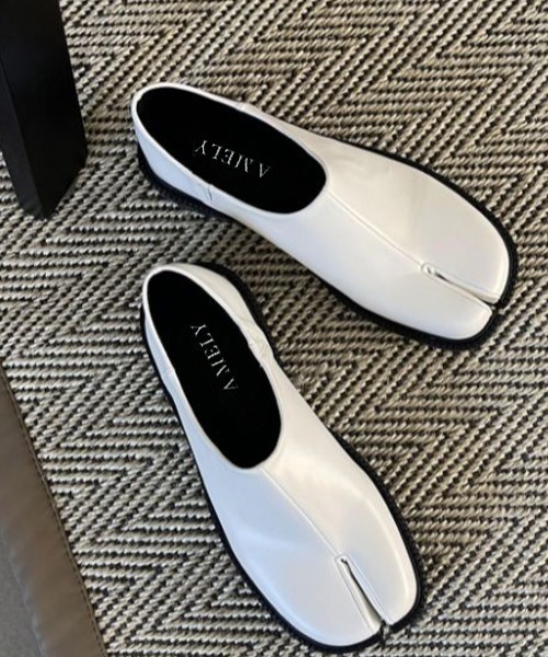 AMELY（エミリー）の「足袋ローヒールパンプス（パンプス・レディース・ブラック/グリーン/シルバー/オフホワイト・38/37/36/35/39）」の6枚目の写真