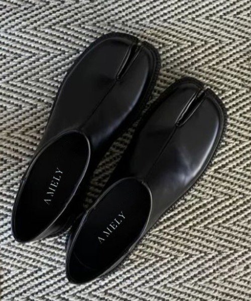 AMELY（エミリー）の「足袋ローヒールパンプス（パンプス・レディース・ブラック/グリーン/シルバー/オフホワイト・38/37/36/35/39）」の7枚目の写真