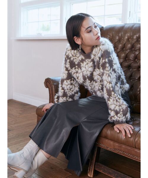 MURUA（ムルーア）の「ダマスクシャギーニットトップス（ニット/セーター・レディース・ブラック/パープル/モカ・FREE）」の4枚目の写真