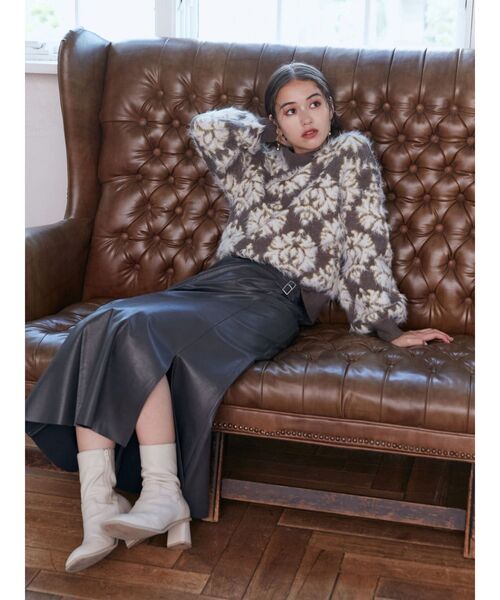 MURUA（ムルーア）の「ダマスクシャギーニットトップス（ニット/セーター・レディース・ブラック/パープル/モカ・FREE）」の6枚目の写真