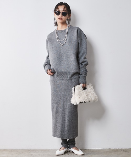 CHIC STYLE（シックスタイル）の「アームウォーマー付クルーネックニットプルオーバー ＜大きいサイズ有＞シックスタイル（ニット/セーター・レディース・グレー/アイボリー/ブラック/ブラウン・M/L/LL/3L/4L/5L）」の11枚目の写真