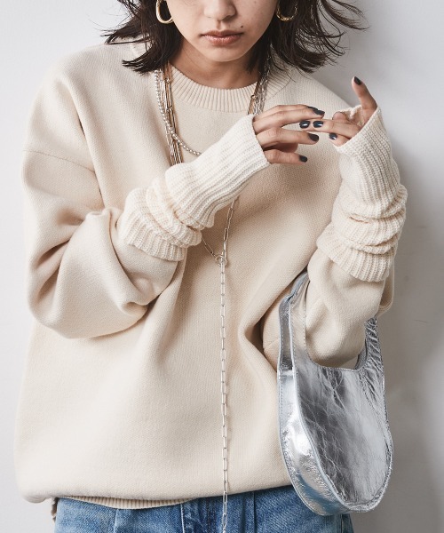 CHIC STYLE（シックスタイル）の「アームウォーマー付クルーネックニットプルオーバー ＜大きいサイズ有＞シックスタイル（ニット/セーター・レディース・グレー/アイボリー/ブラック/ブラウン・M/L/LL/3L/4L/5L）」の22枚目の写真