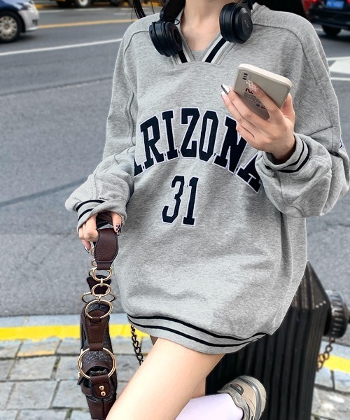 PEOPLESTYLE*日本未*ロゴ刺繍/Vネック/プルオーバー スウェット Vネックロゴプルオーバー(スウェット)|REMUR(レミュール)の