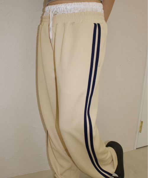 FCMM(エフシーエムエム)の「LAYERD JERSEY PANTS/レイヤードジャージパンツ(その他パンツ・レディース・ネイビー/ブラック/アイボリー・SMALL/MEDIUM)」の12枚目の写真