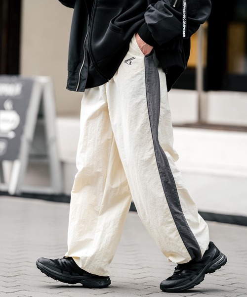 KANGOL(カンゴール)の「KANGOL カンゴール 別注コラボトラックパンツ(その他パンツ・メンズ・ネイビー/グレー/アイボリー/ブラック・L/M/XL)」の2枚目の写真