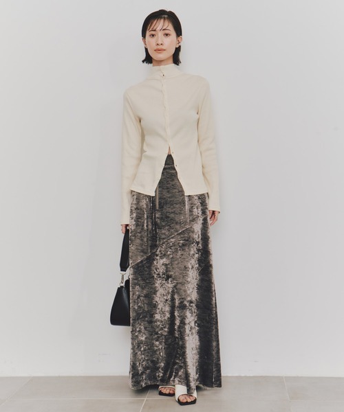 UNITED TOKYO(ユナイテッドトウキョウ)の「【2way】ソフトタッチロングスリーブトップス/ソフトタッチスリットネックトップス|ウォッシャブル/ロンT/春服(Tシャツ/カットソー・レディース・グレー/ダークブラウン/ホワイト/インディゴブルー/イエロー/ブルー・FREE)」の13枚目の写真