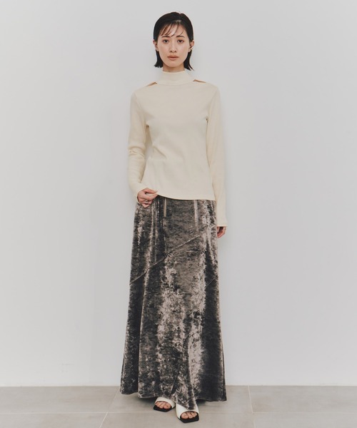 UNITED TOKYO(ユナイテッドトウキョウ)の「【2way】ソフトタッチロングスリーブトップス/ソフトタッチスリットネックトップス|ウォッシャブル/ロンT/春服(Tシャツ/カットソー・レディース・グレー/ダークブラウン/ホワイト/インディゴブルー/イエロー/ブルー・FREE)」の10枚目の写真