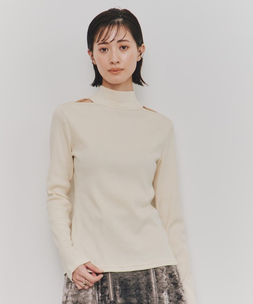 UNITED TOKYO(ユナイテッドトウキョウ)の「【2way】ソフトタッチロングスリーブトップス/ソフトタッチスリットネックトップス|ウォッシャブル/ロンT/春服(Tシャツ/カットソー・レディース・グレー/ダークブラウン/ホワイト/インディゴブルー/イエロー/ブルー・FREE)」の11枚目の写真