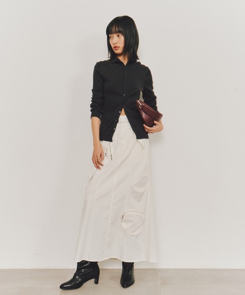 UNITED TOKYO(ユナイテッドトウキョウ)の「【2way】ソフトタッチロングスリーブトップス/ソフトタッチスリットネックトップス|ウォッシャブル/ロンT/春服(Tシャツ/カットソー・レディース・グレー/ダークブラウン/ホワイト/インディゴブルー/イエロー/ブルー・FREE)」の17枚目の写真