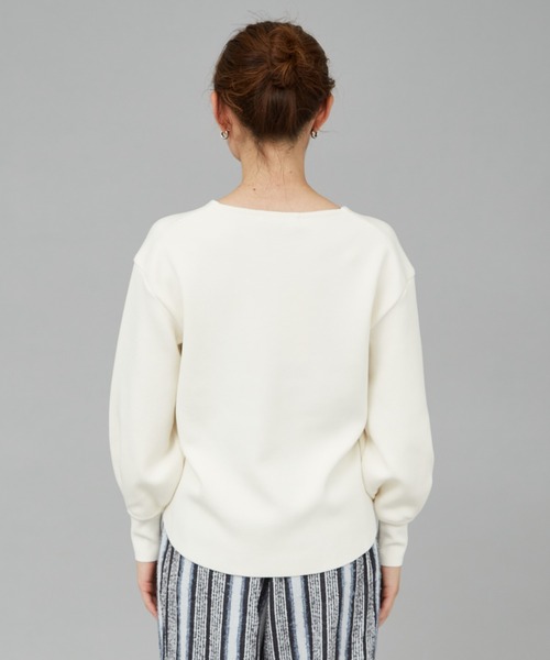 qualite（カリテ）の「リブスムースVネックニット（シャツ/ブラウス・レディース・チャコールグレー/スモークピンク/アイボリー/セージグリーン・フリー）」の16枚目の写真