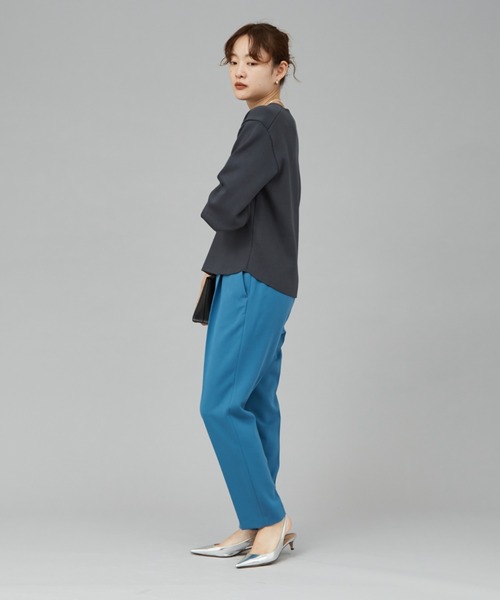 qualite（カリテ）の「リブスムースVネックニット（シャツ/ブラウス・レディース・チャコールグレー/スモークピンク/アイボリー/セージグリーン・フリー）」の8枚目の写真