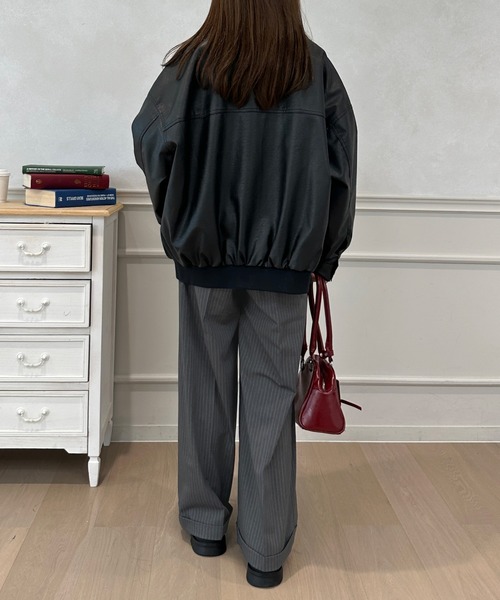 kutir(クティール)の「ワイドストレートスラックスパンツ(スラックス・レディース・グレー系その他2/ネイビー×ホワイト/ブラック×ホワイト/ブラック/チャコールグレー・マルチサイズ)」の12枚目の写真