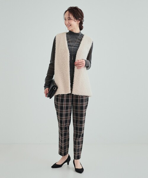 SHOO・LA・RUE（シューラルー）の「チュールストライプハイネック（Tシャツ/カットソー・レディース・チャコール/アイボリー系2/モスグリーン系2・04/01/02/03）」の10枚目の写真