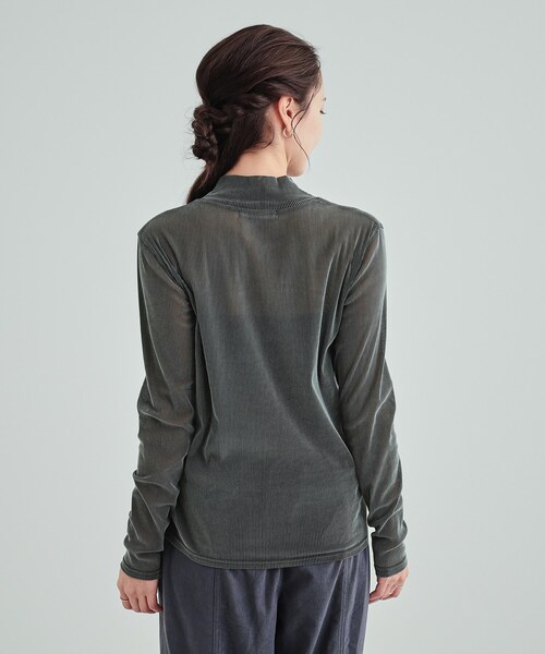 SHOO・LA・RUE（シューラルー）の「チュールストライプハイネック（Tシャツ/カットソー・レディース・チャコール/アイボリー系2/モスグリーン系2・04/01/02/03）」の18枚目の写真