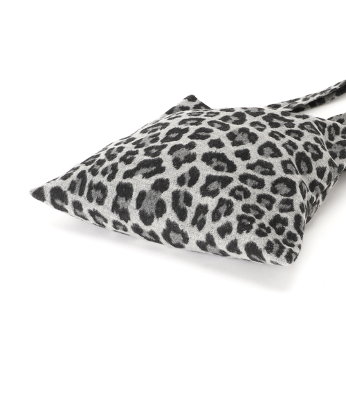Spick & Span(スピックアンドスパン)の「《WEB限定追加》Uhr / ウーア * Spick & Span 別注LEOPARD Tote Bag(トートバッグ・レディース・グレー/ブラウン・FREE)」の15枚目の写真