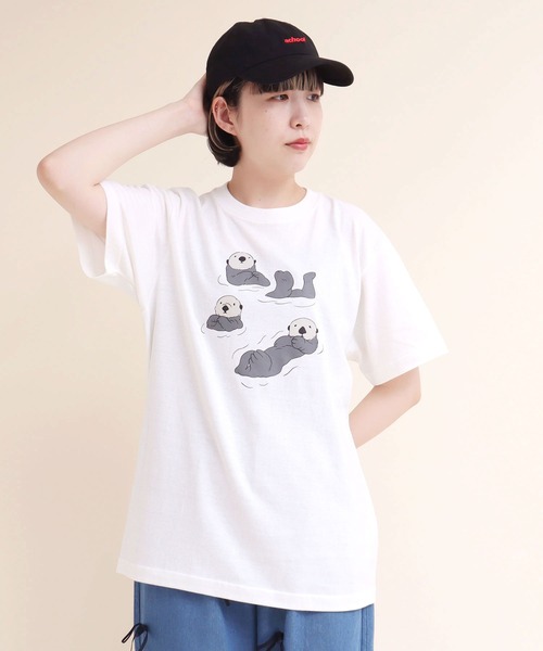 didizizi（ディディジジ）の「ラッコフレンズプリントTシャツ（Tシャツ/カットソー・レディース・ネイビー/ホワイト/ピンク・FREE）」の7枚目の写真