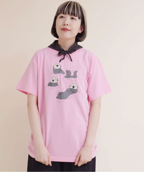 didizizi（ディディジジ）の「ラッコフレンズプリントTシャツ（Tシャツ/カットソー・レディース・ネイビー/ホワイト/ピンク・FREE）」の9枚目の写真