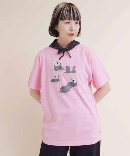 didizizi（ディディジジ）の「ラッコフレンズプリントTシャツ（Tシャツ/カットソー・レディース・ネイビー/ホワイト/ピンク・FREE）」の10枚目の写真