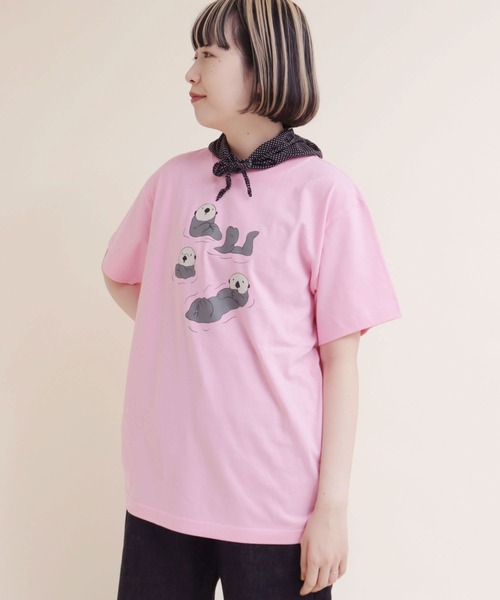 didizizi（ディディジジ）の「ラッコフレンズプリントTシャツ（Tシャツ/カットソー・レディース・ネイビー/ホワイト/ピンク・FREE）」の11枚目の写真