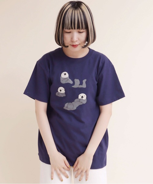 didizizi（ディディジジ）の「ラッコフレンズプリントTシャツ（Tシャツ/カットソー・レディース・ネイビー/ホワイト/ピンク・FREE）」の13枚目の写真