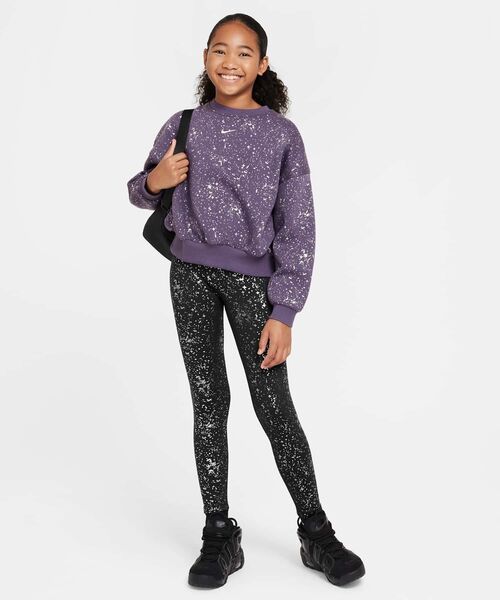 NIKE(ナイキ)の「ナイキ スポーツウェア クラブ フリース ジュニア (ガールズ) クルーネック スウェットシャツ / Nike Sportswear Club Fleece Big Kids' (Girls') Crew-Neck Sweatshirt HF4393-573 Dark Raisin(スウェット・キッズ・パープル系その他・130/140/150/160/170)」の4枚目の写真