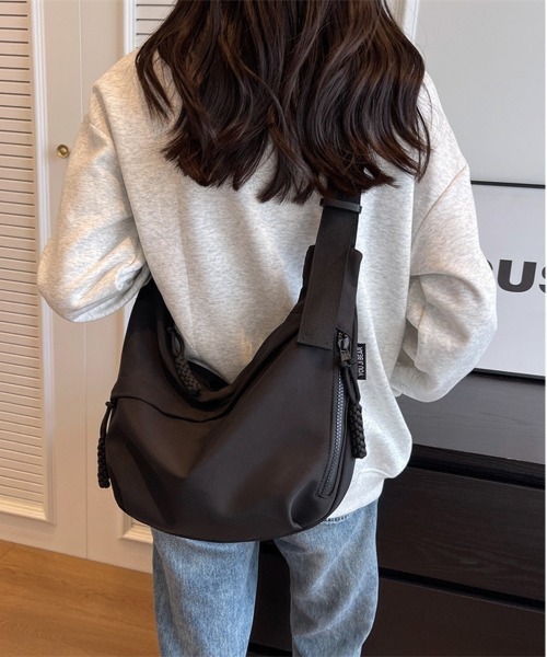 NEW GENTLEMAN（ニュージェントルマン）の「リッパー ワンショルダーバッグ（ショルダーバッグ・メンズ・ブラック・FREE）」の3枚目の写真