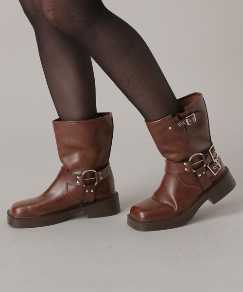 FOREVER 21（フォーエバー トゥエンティーワン）の「【2025SS】ミドルベルトブーツ（ブーツ・レディース・ブラウン/ブラック・LARGE/MEDIUM）」の3枚目の写真