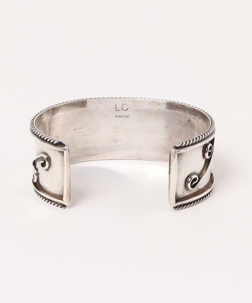 Indian Jewelry（インディアンジュエリー）の「THEATER シアター オルテガネイティブデザインシルバーバングル Made in USA（バングル/リストバンド・メンズ・ベージュ/グレー/ブルー/アイボリー・FREE）」の16枚目の写真