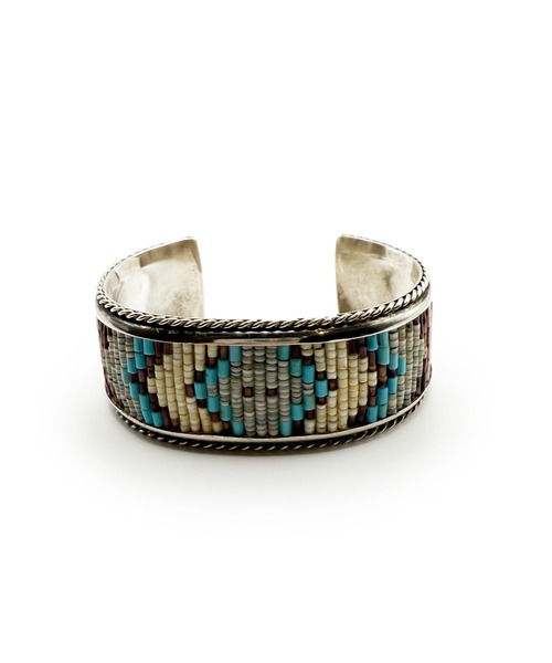Indian Jewelry（インディアンジュエリー）の「THEATER シアター オルテガネイティブデザインシルバーバングル Made in USA（バングル/リストバンド・メンズ・ベージュ/グレー/ブルー/アイボリー・FREE）」の7枚目の写真