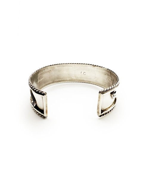 Indian Jewelry（インディアンジュエリー）の「THEATER シアター オルテガネイティブデザインシルバーバングル Made in USA（バングル/リストバンド・メンズ・ベージュ/グレー/ブルー/アイボリー・FREE）」の10枚目の写真